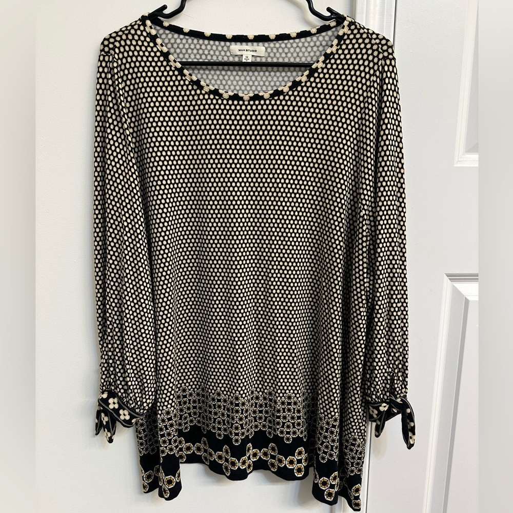 Max Studio Monochrome Geometric Blouse